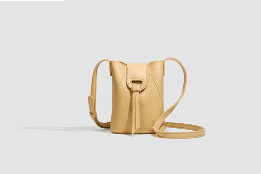 Stylish and versatile shoulder and crossbody bucket bag