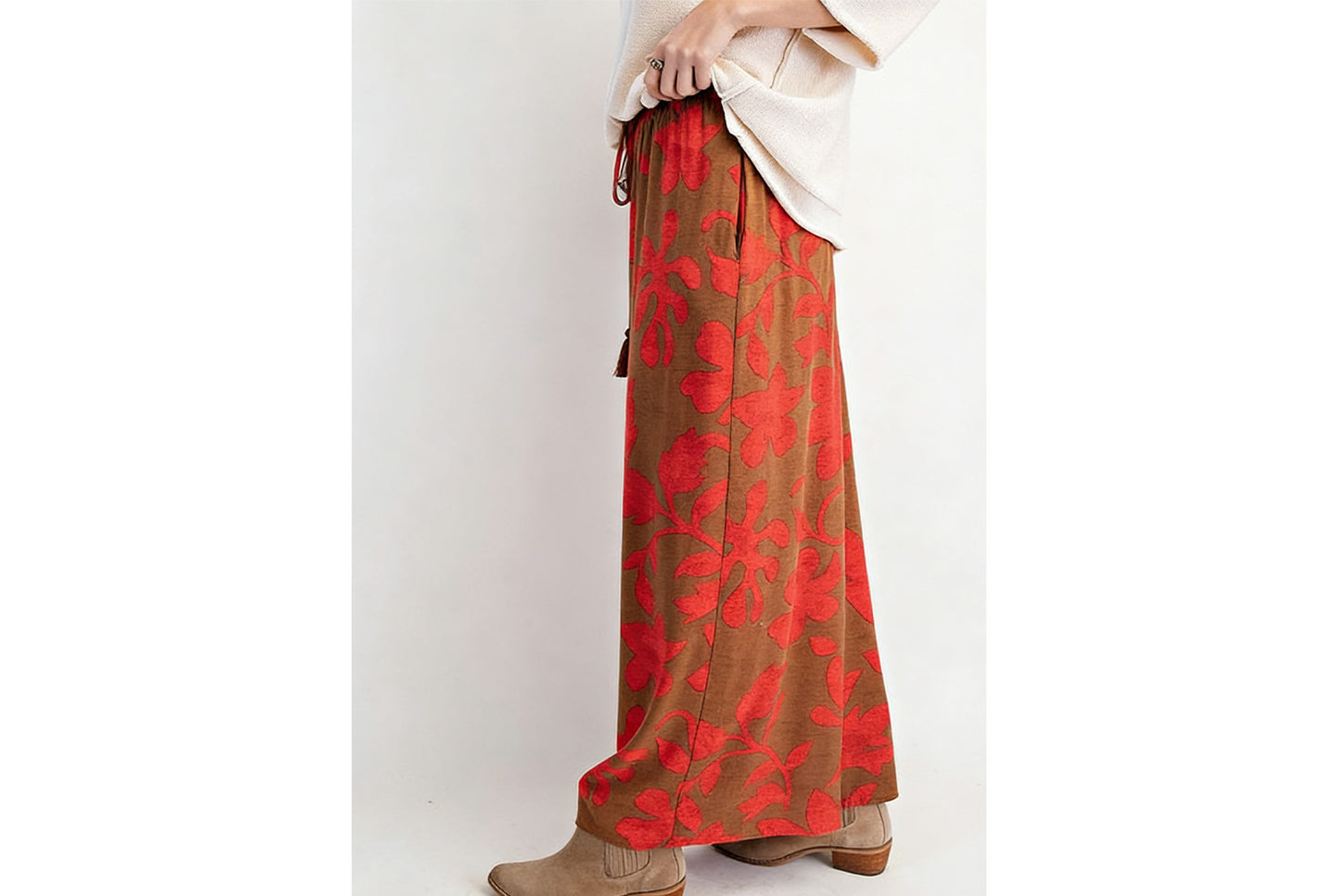 **Floral Print Long-Sleeved Two-Piece Set**