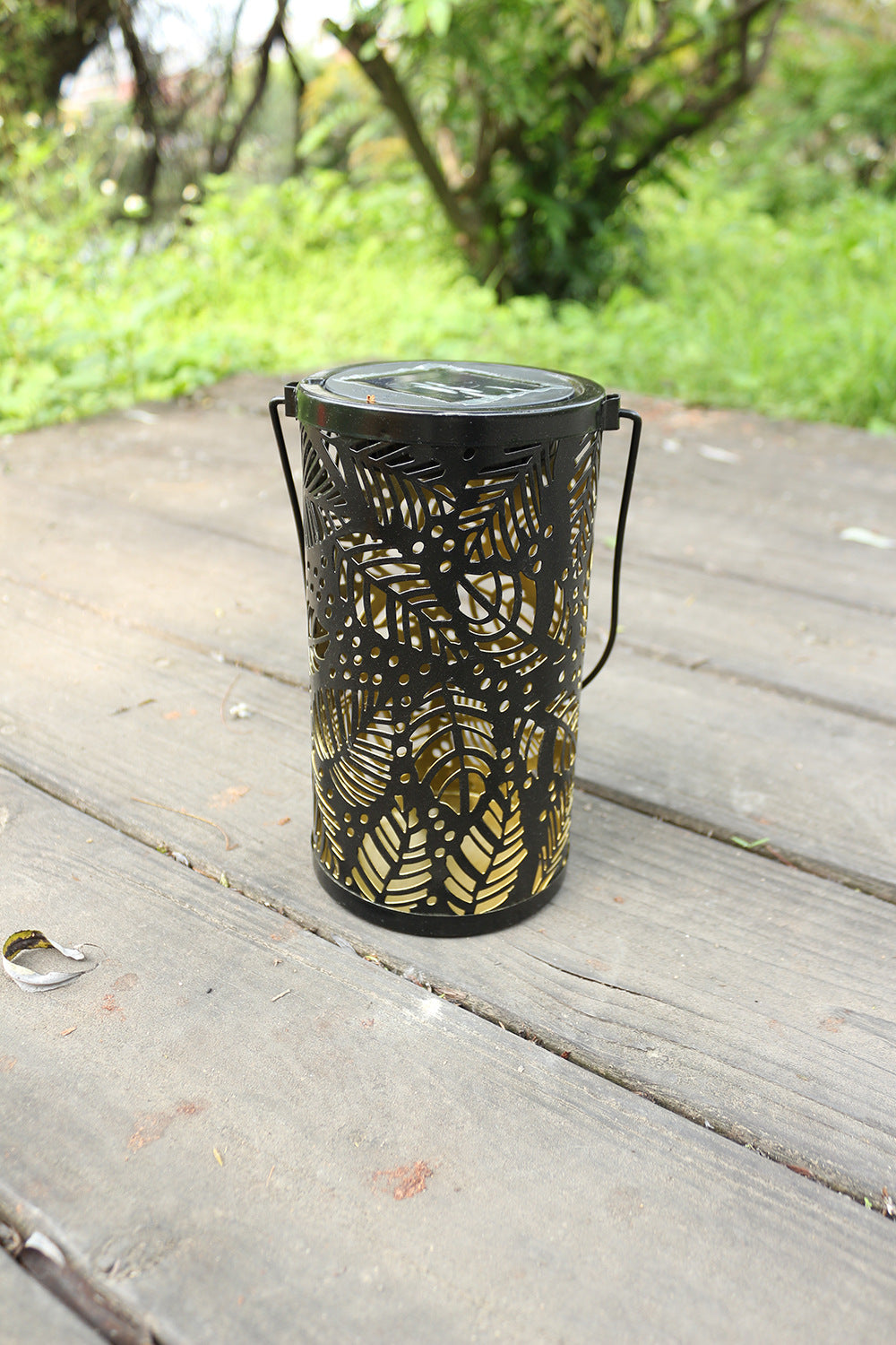 Solar-Powered Wrought Iron Hollow Projector Light