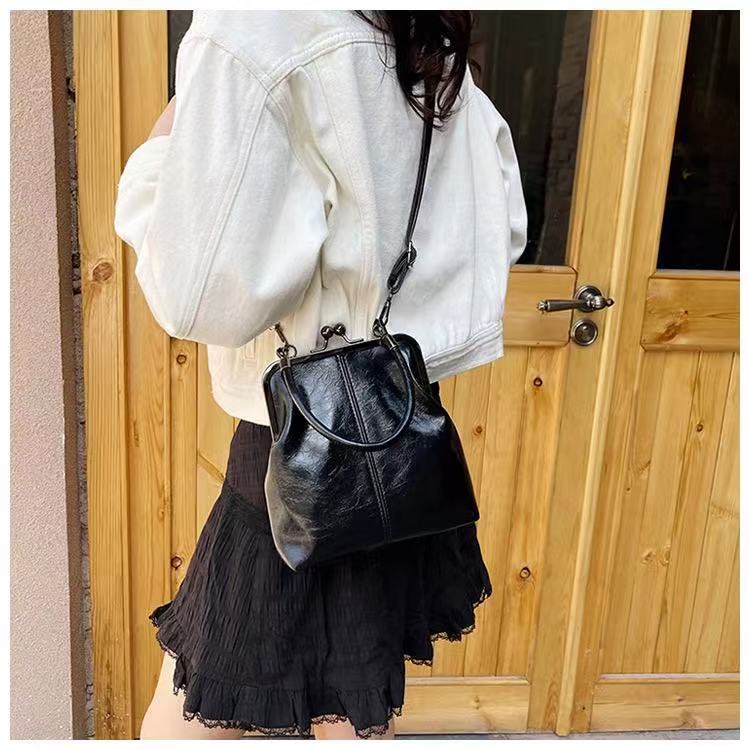 Versatile and Stylish Crossbody Bag