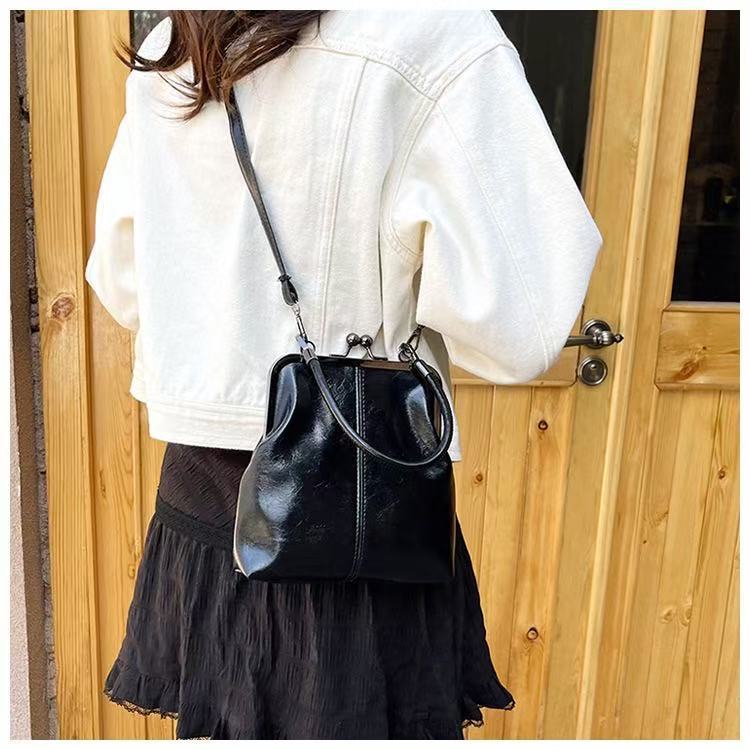 Versatile and Stylish Crossbody Bag