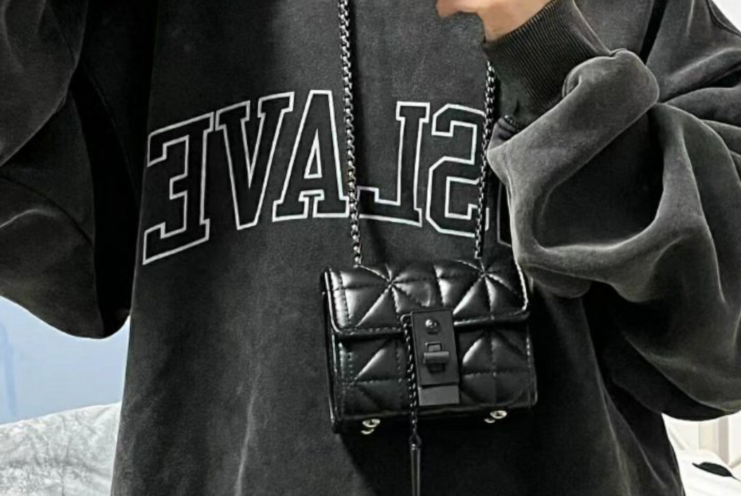 Diamond-Quartz Chain Mini Bag in Black