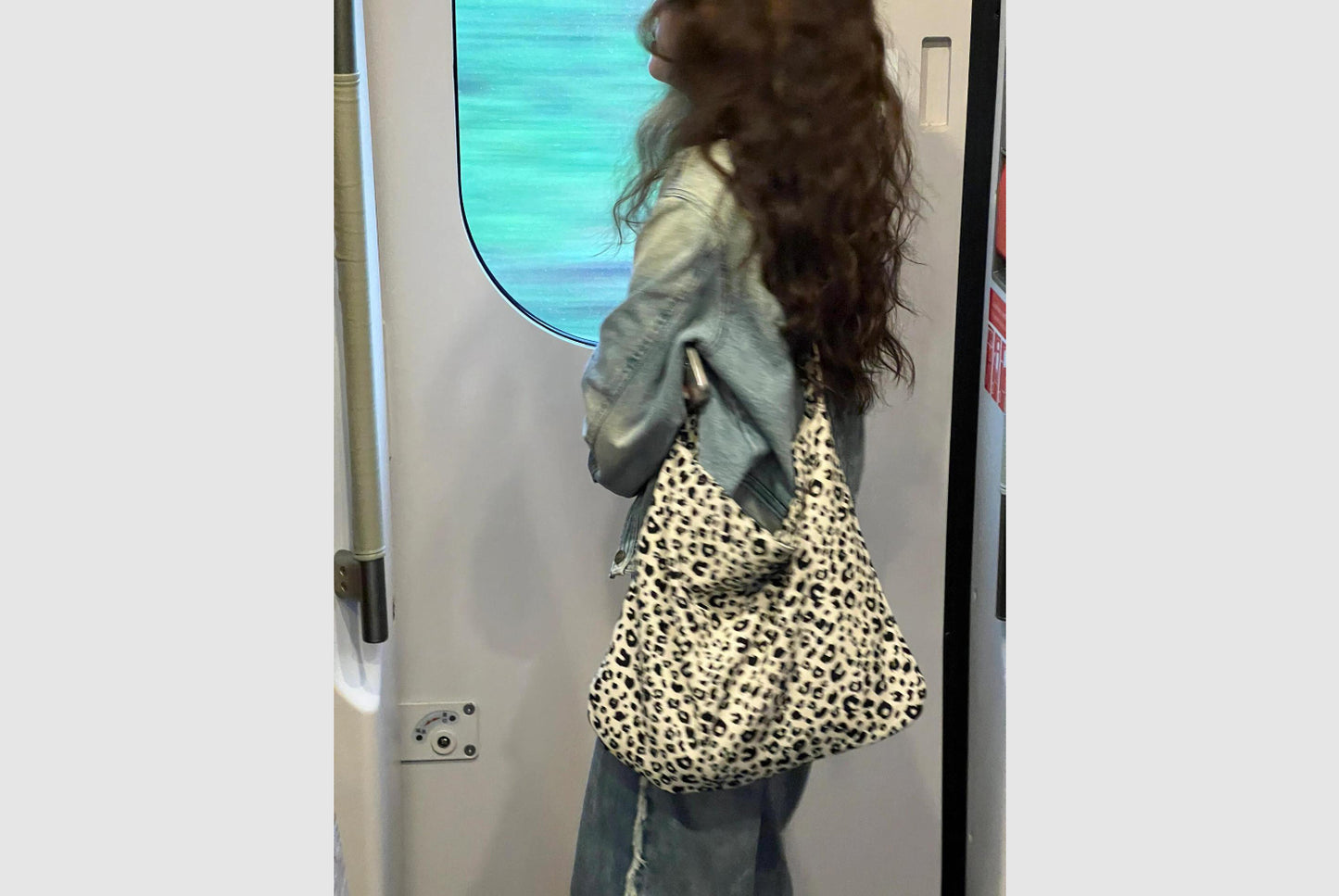 Large Capacity, Versatile Tote Bag