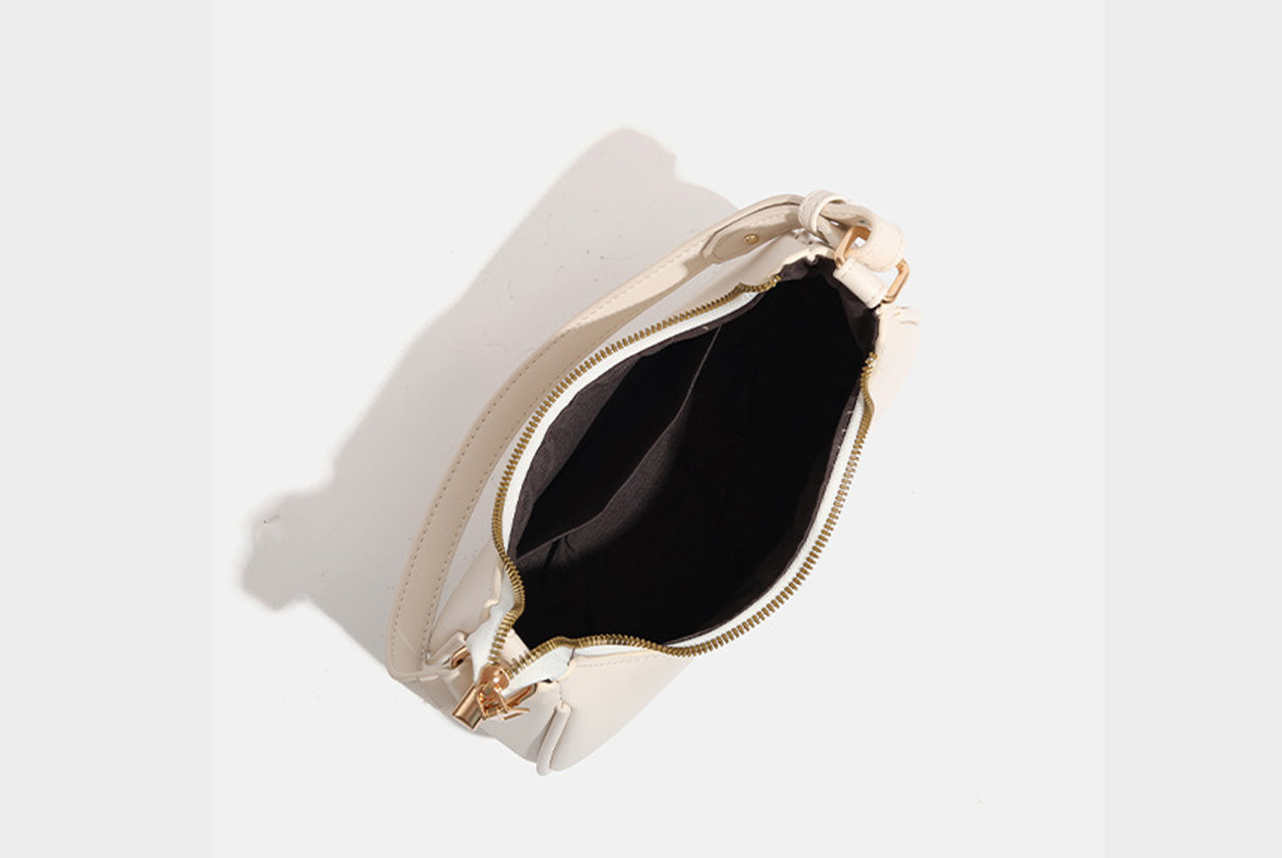 Stylish and retro underarm bag