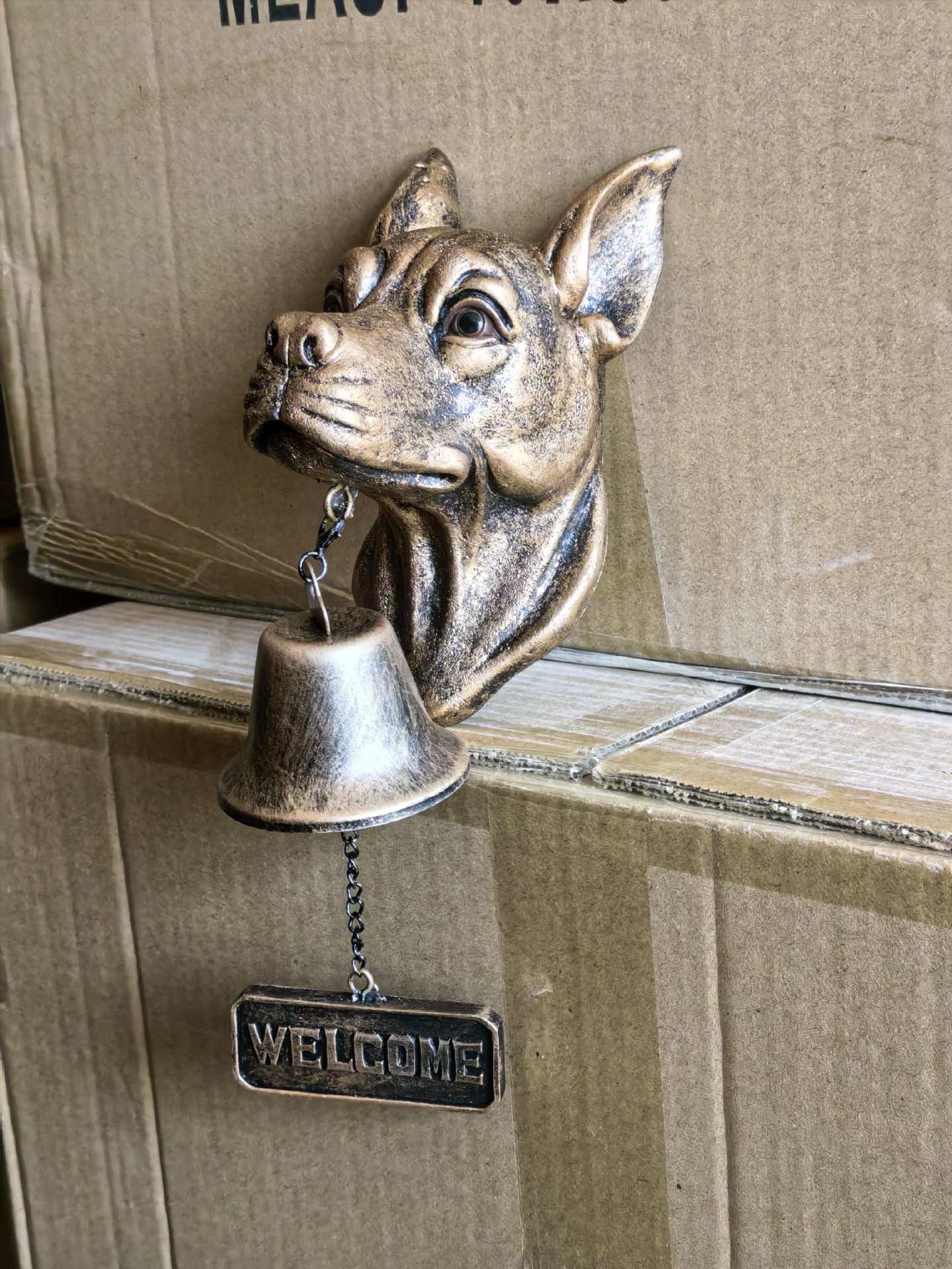 # Retro Gold Animal-Shaped Doorbell Pendant