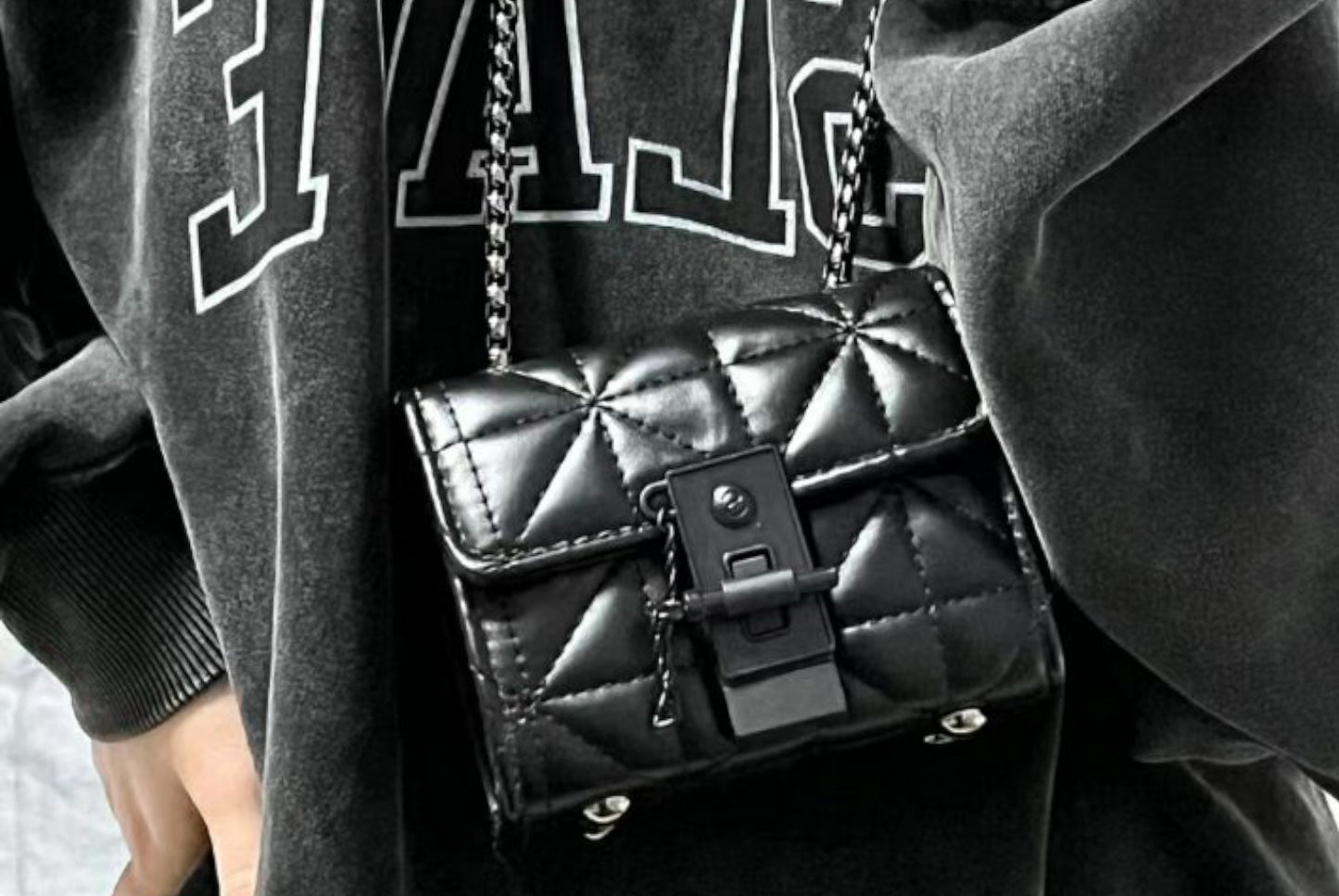 Diamond-Quartz Chain Mini Bag in Black