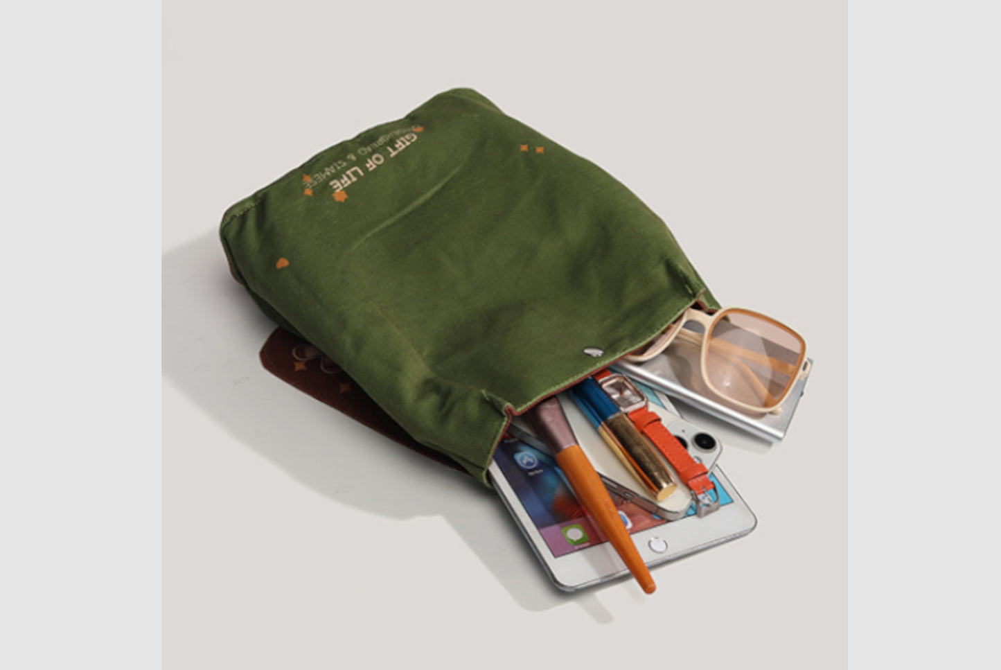 Retro and cute mini backpack for versatile commuting