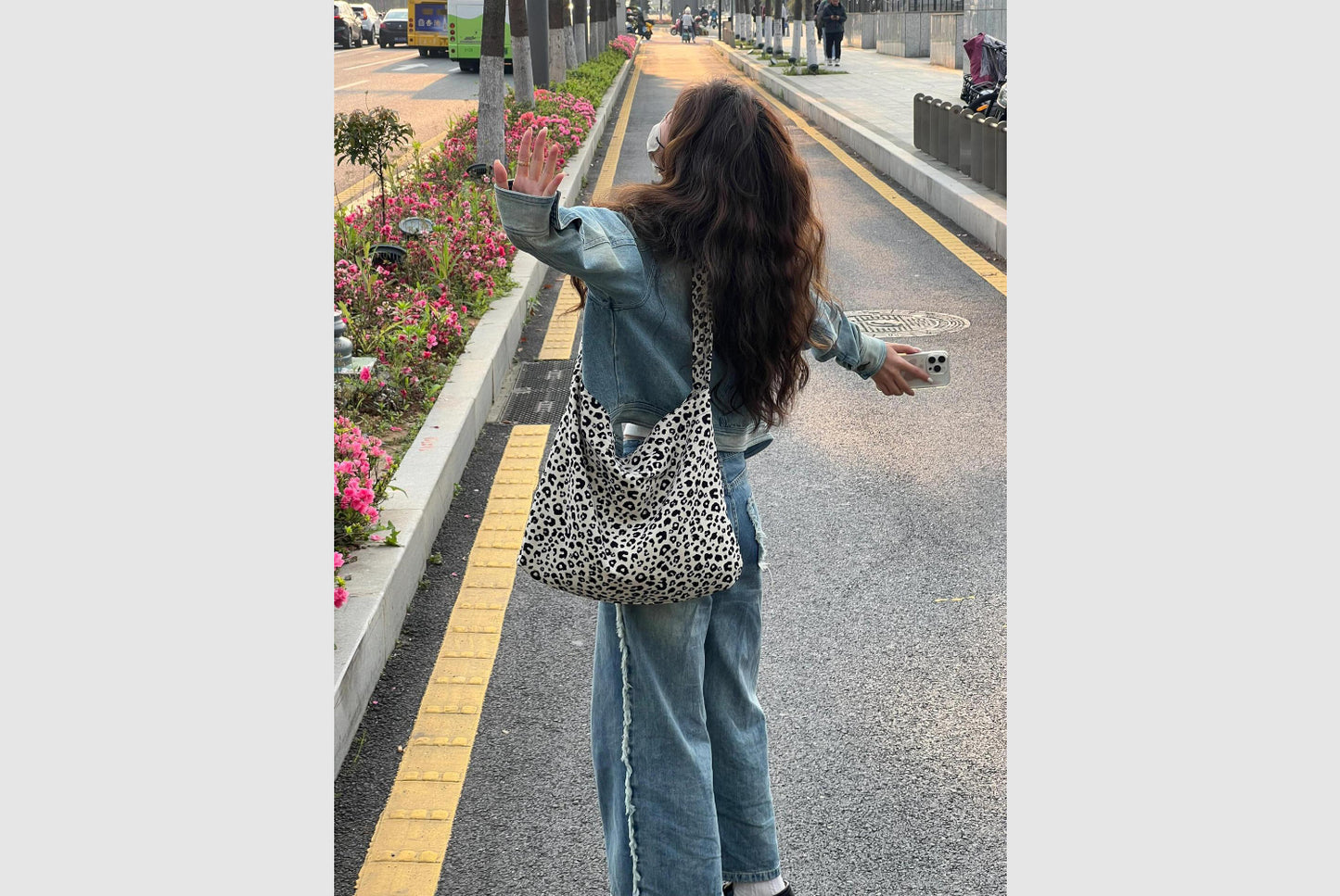 Large Capacity, Versatile Tote Bag
