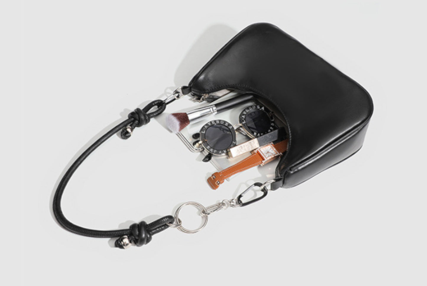 Versatile, stylish shoulder bag
