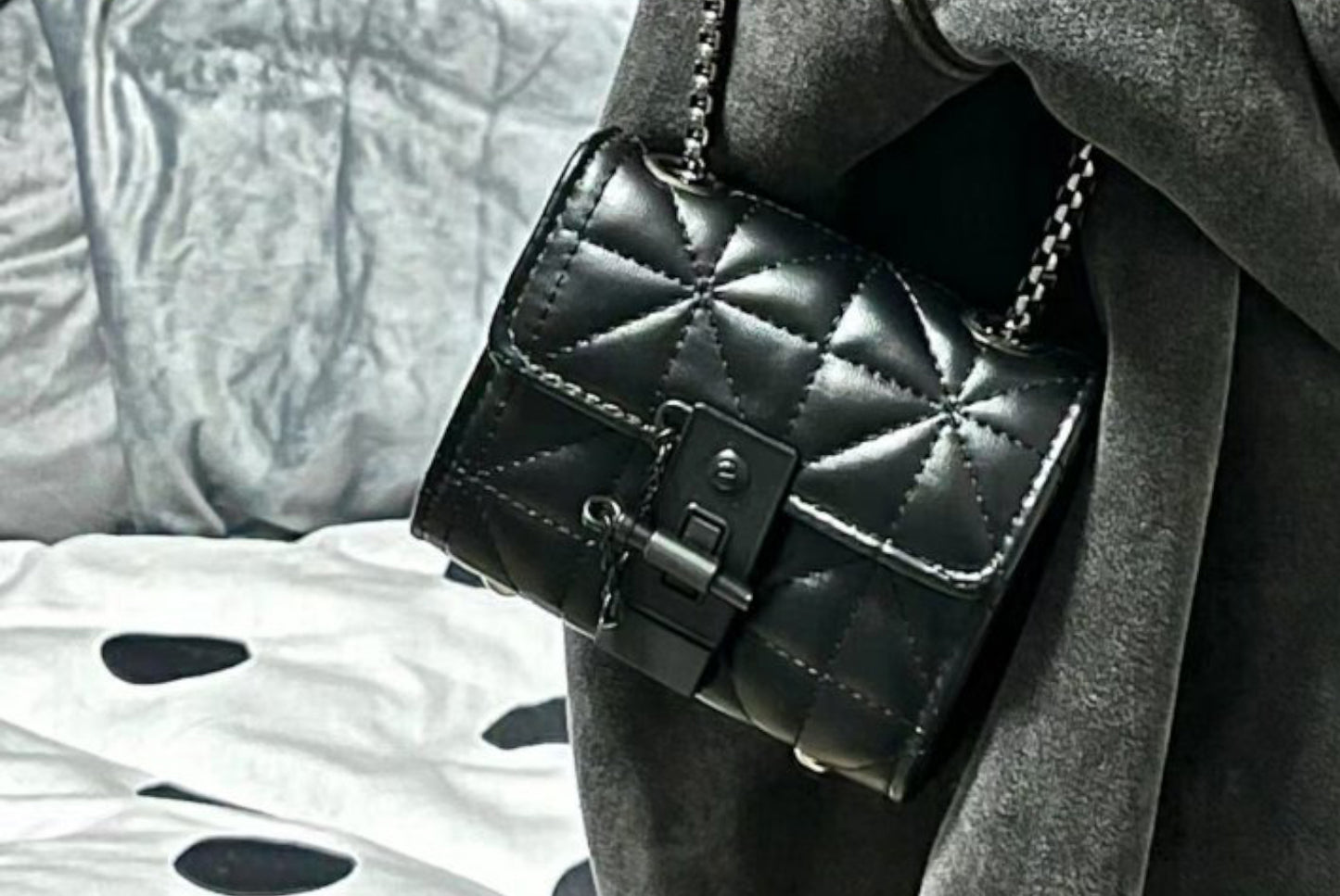 Diamond-Quartz Chain Mini Bag in Black