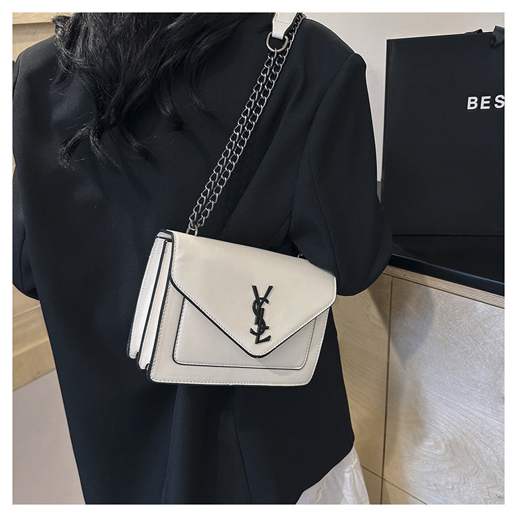 # Classic Versatile Chain Mini Square Bag