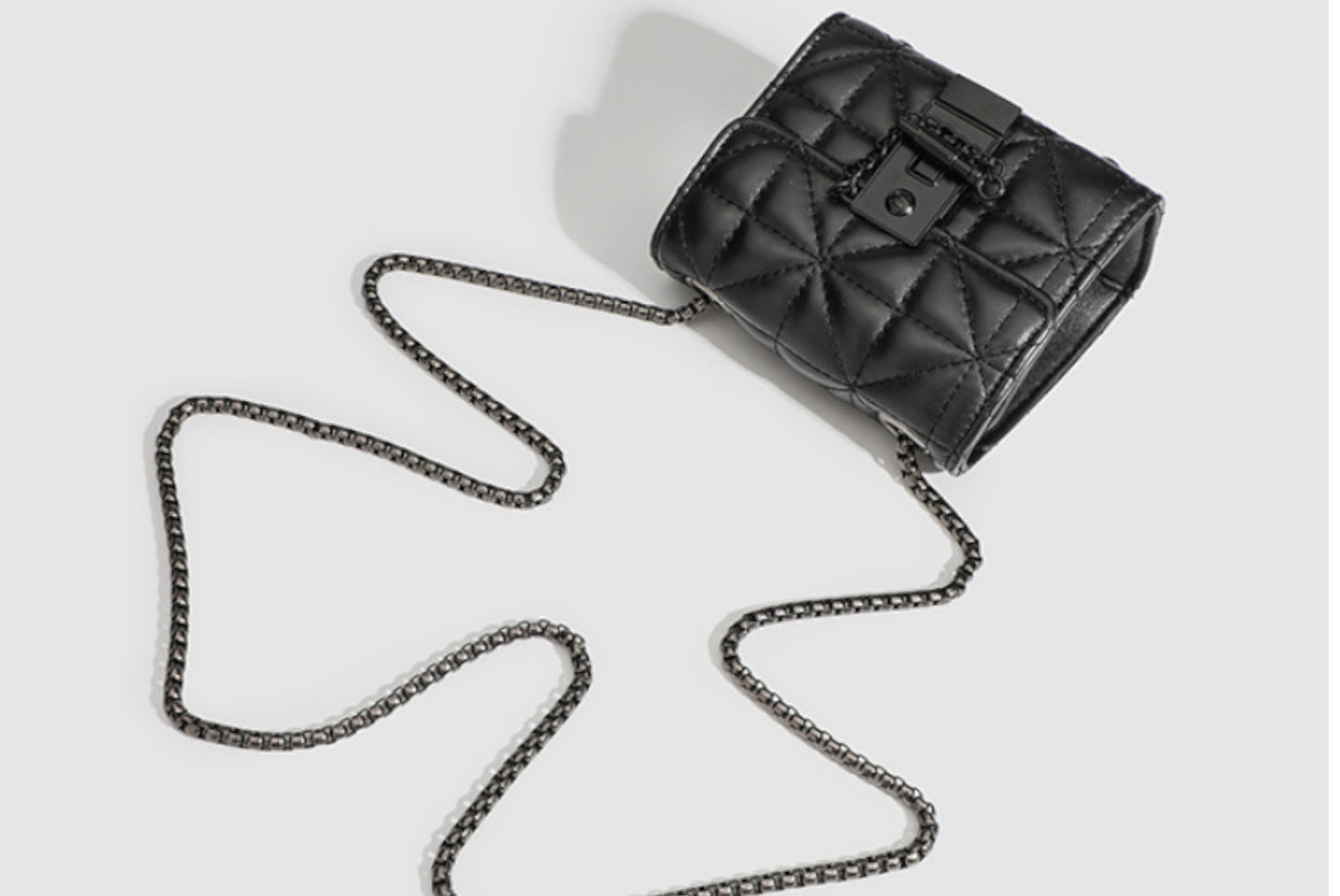 High-End Diamond-Quartz Chain Mini Bag