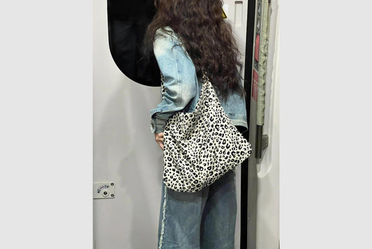 Large Capacity, Versatile Tote Bag
