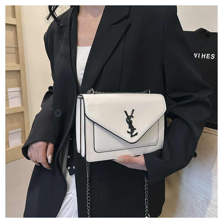 # Classic Versatile Chain Mini Square Bag