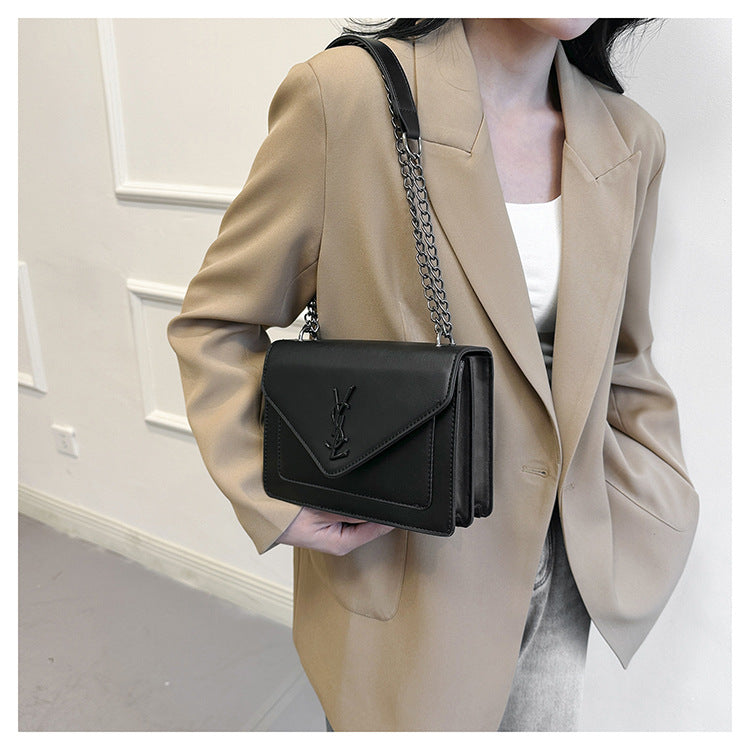 # Classic Versatile Chain Mini Square Bag