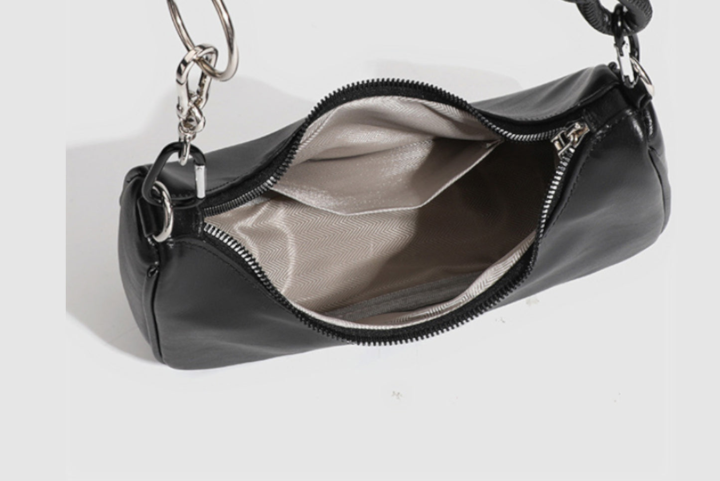 Versatile, stylish shoulder bag