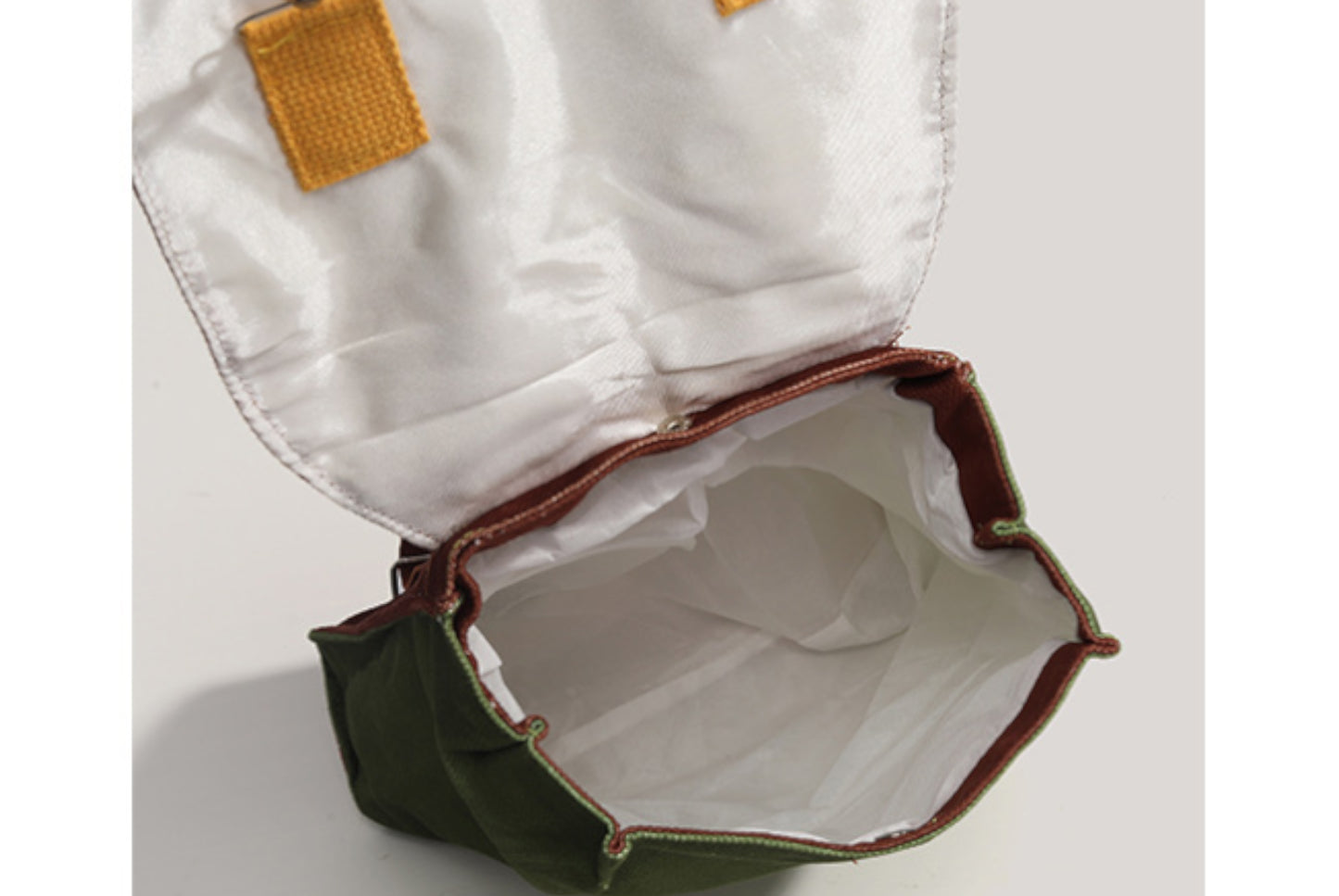 Retro and cute mini backpack for versatile commuting