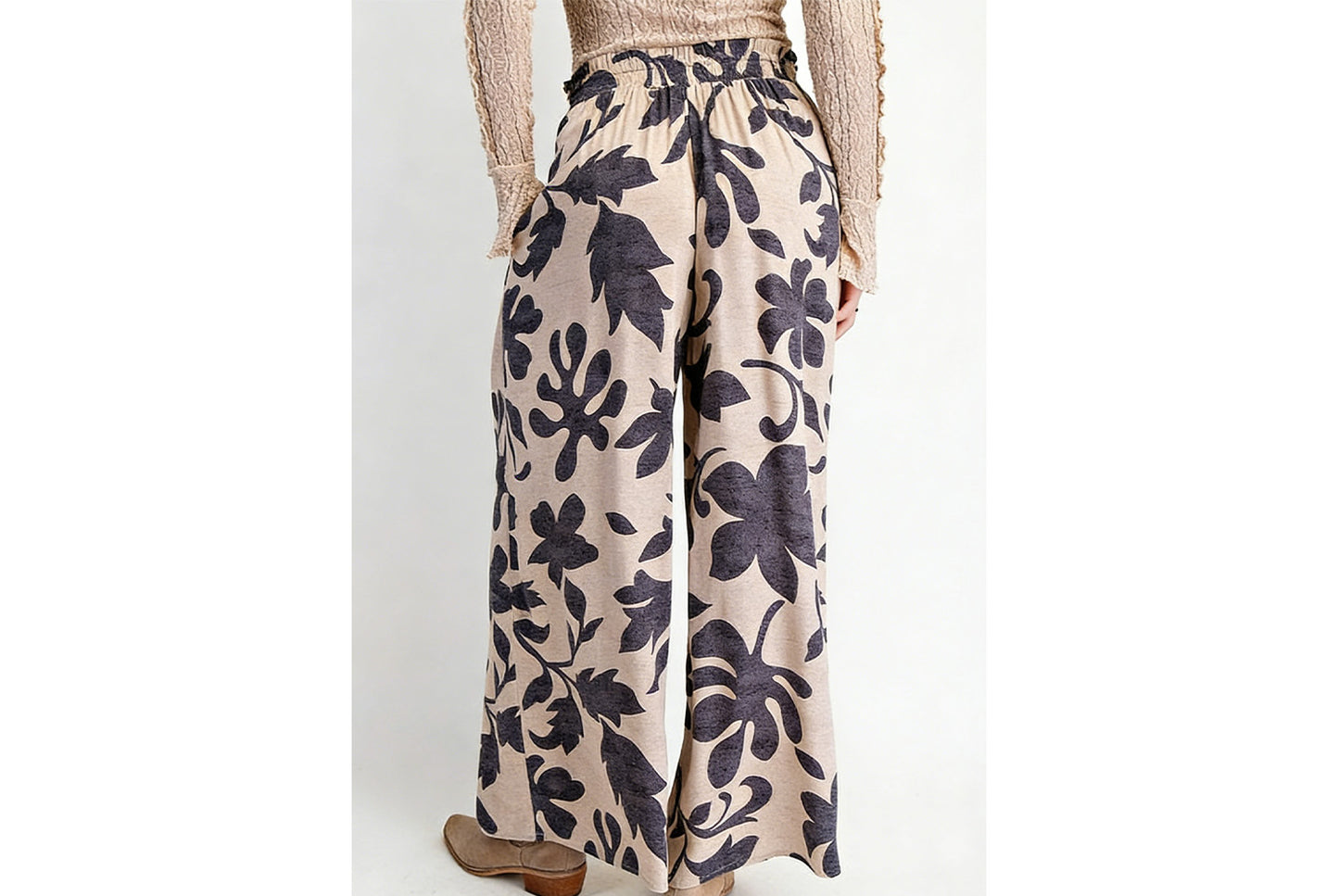 **Floral Print Long-Sleeved Two-Piece Set**