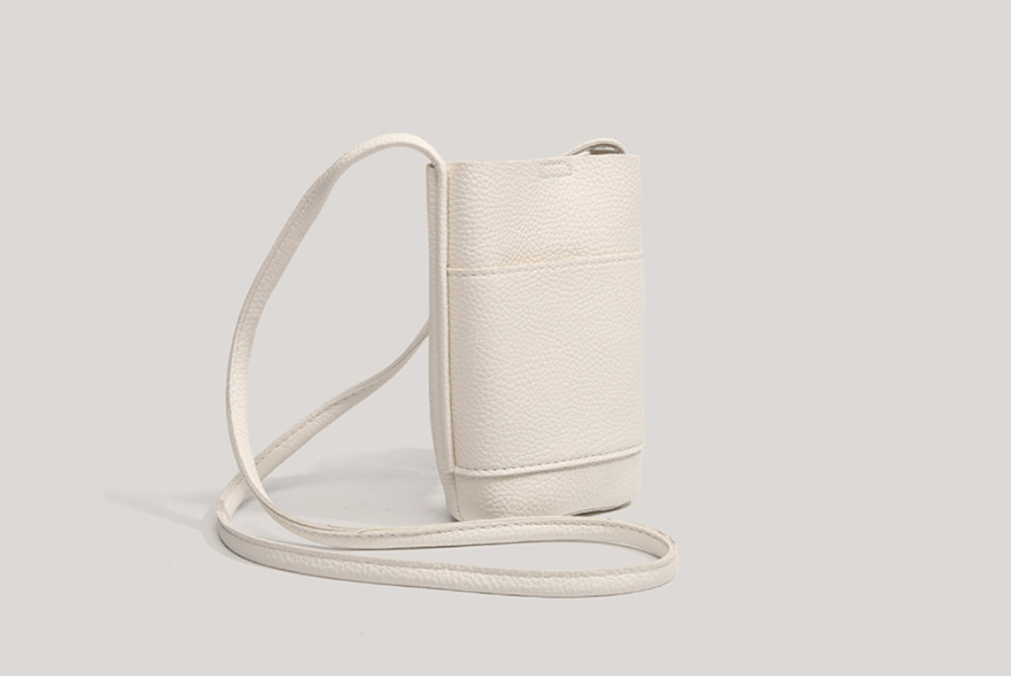 Lightweight and Stylish Crossbody Bucket Bag
