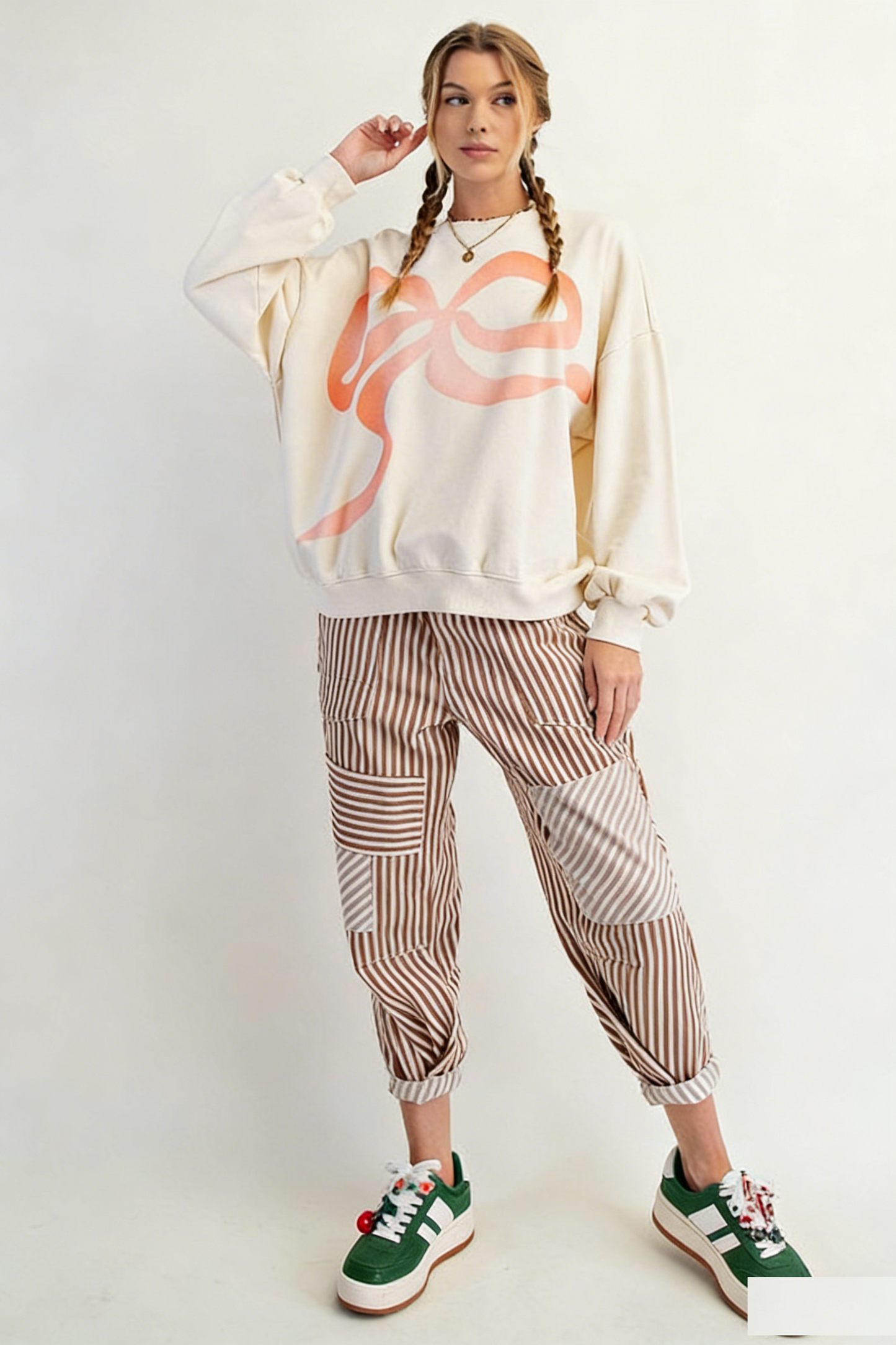 Printed Bow-Tie Crew Neck Pullover Sweatshirt