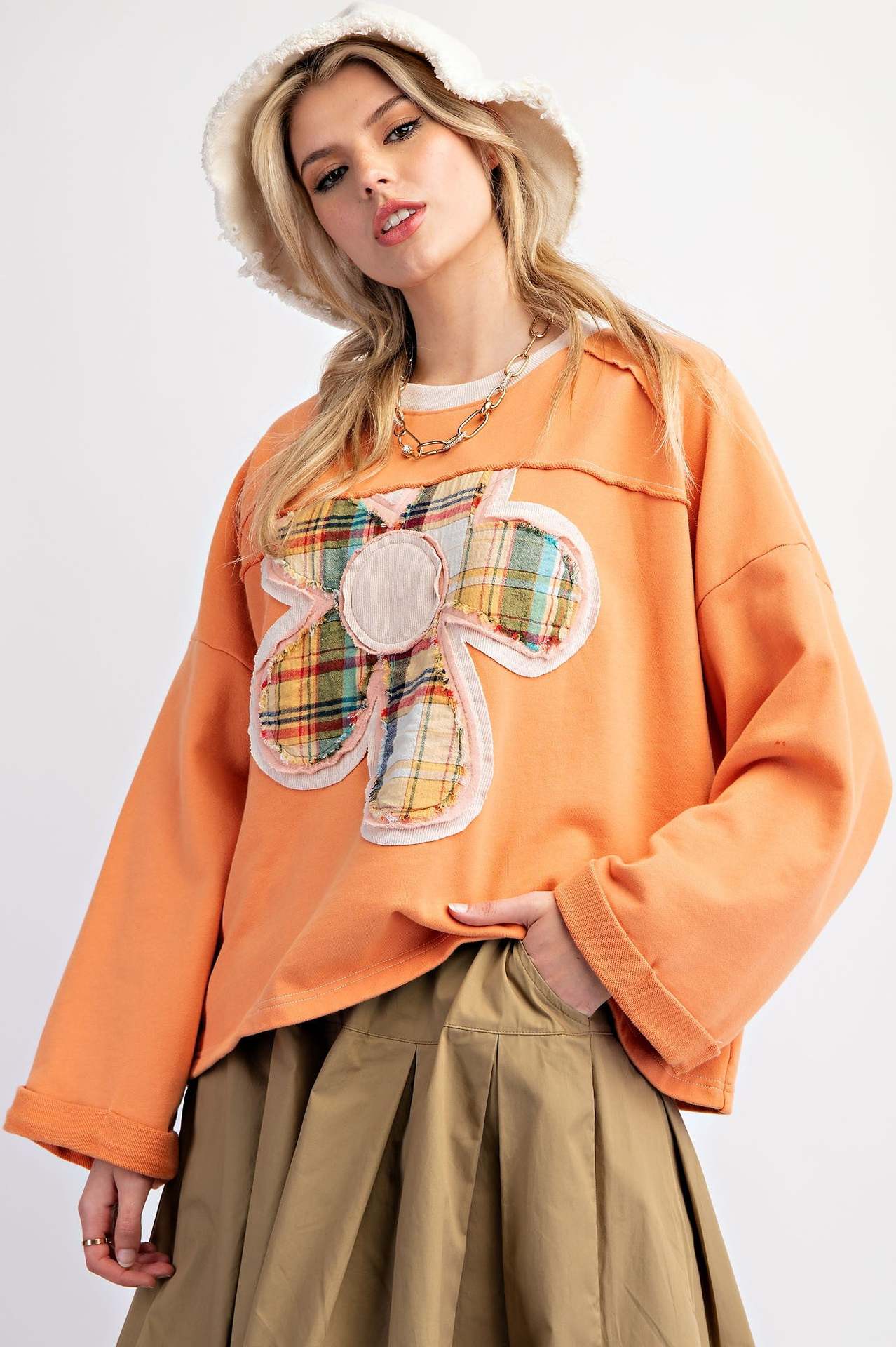 Women's Color-Blocked Floral Appliqué Sweatshirt