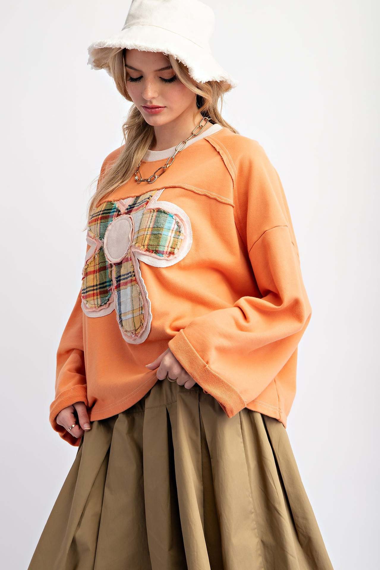 Women's Color-Blocked Floral Appliqué Sweatshirt