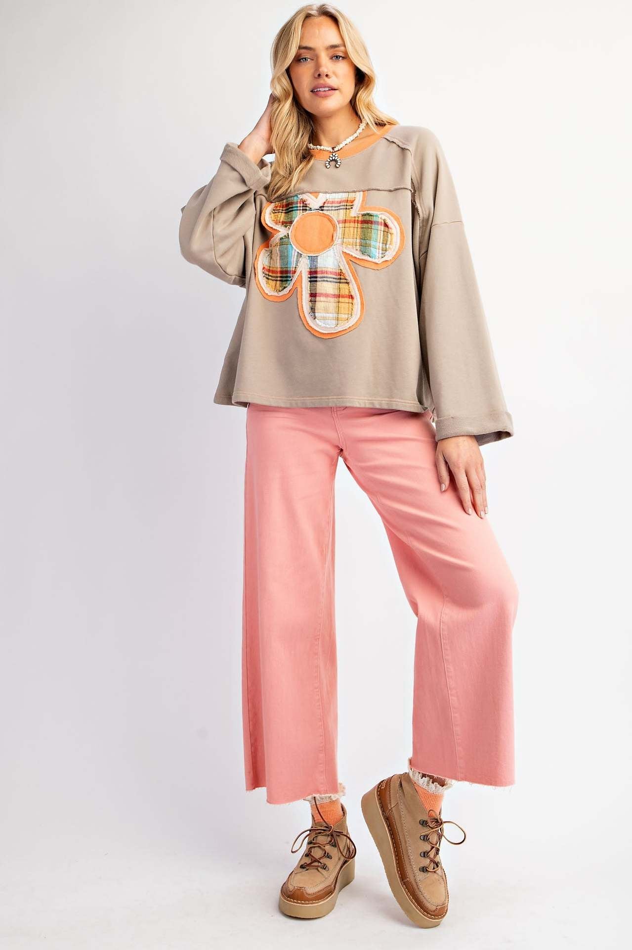 Women's Color-Blocked Floral Appliqué Sweatshirt