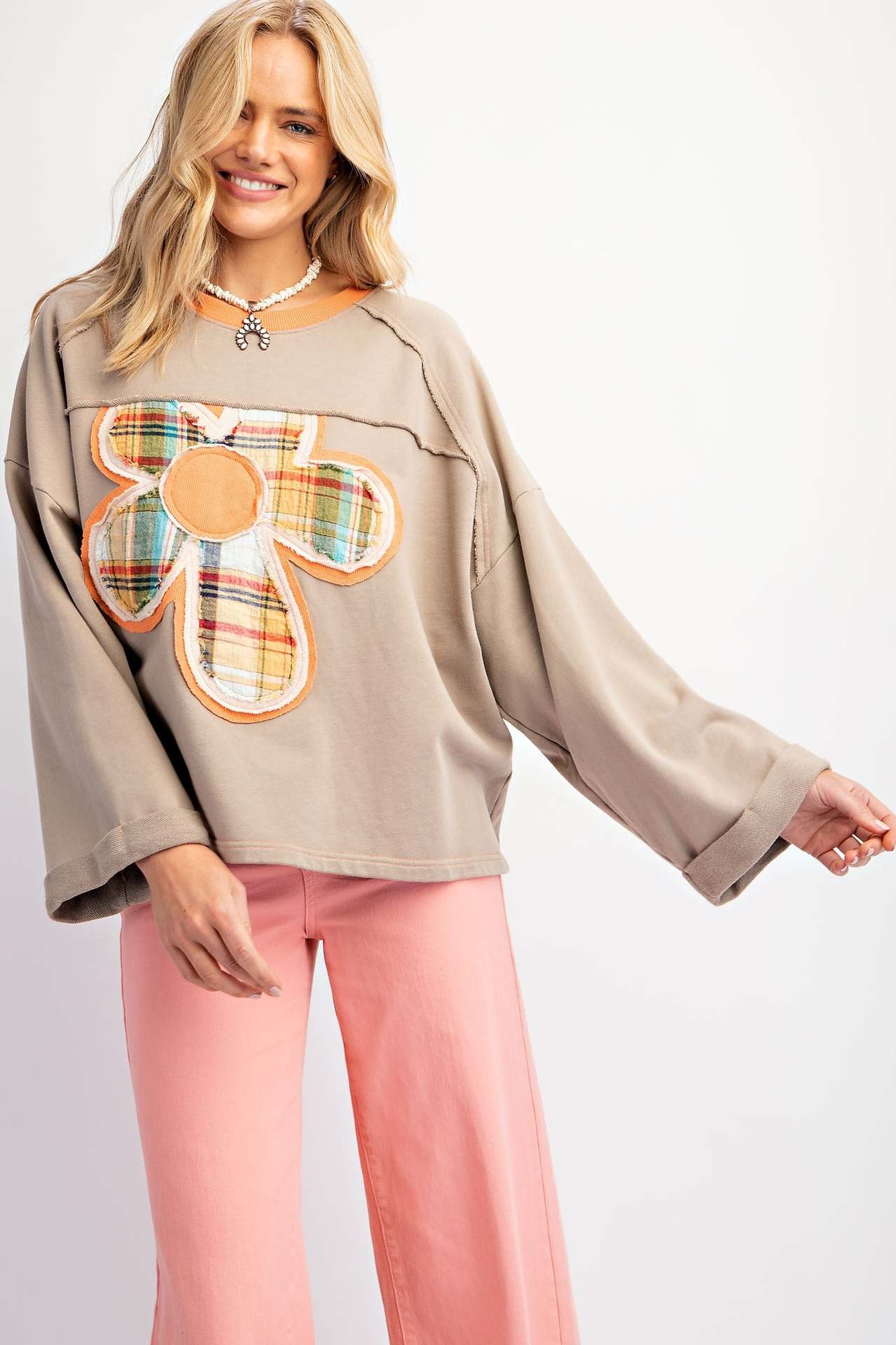 Women's Color-Blocked Floral Appliqué Sweatshirt