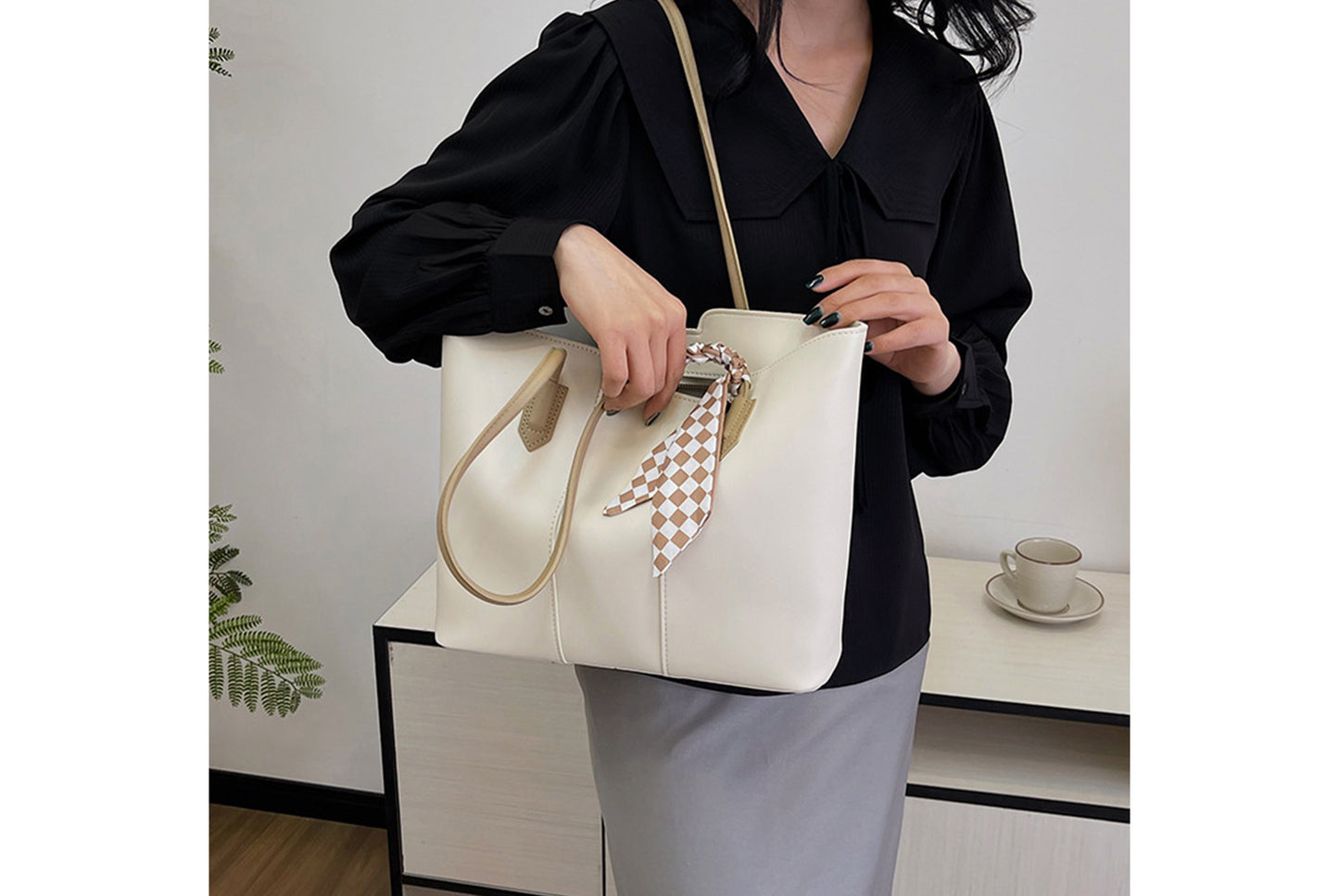 Simple and Versatile Tote Bag