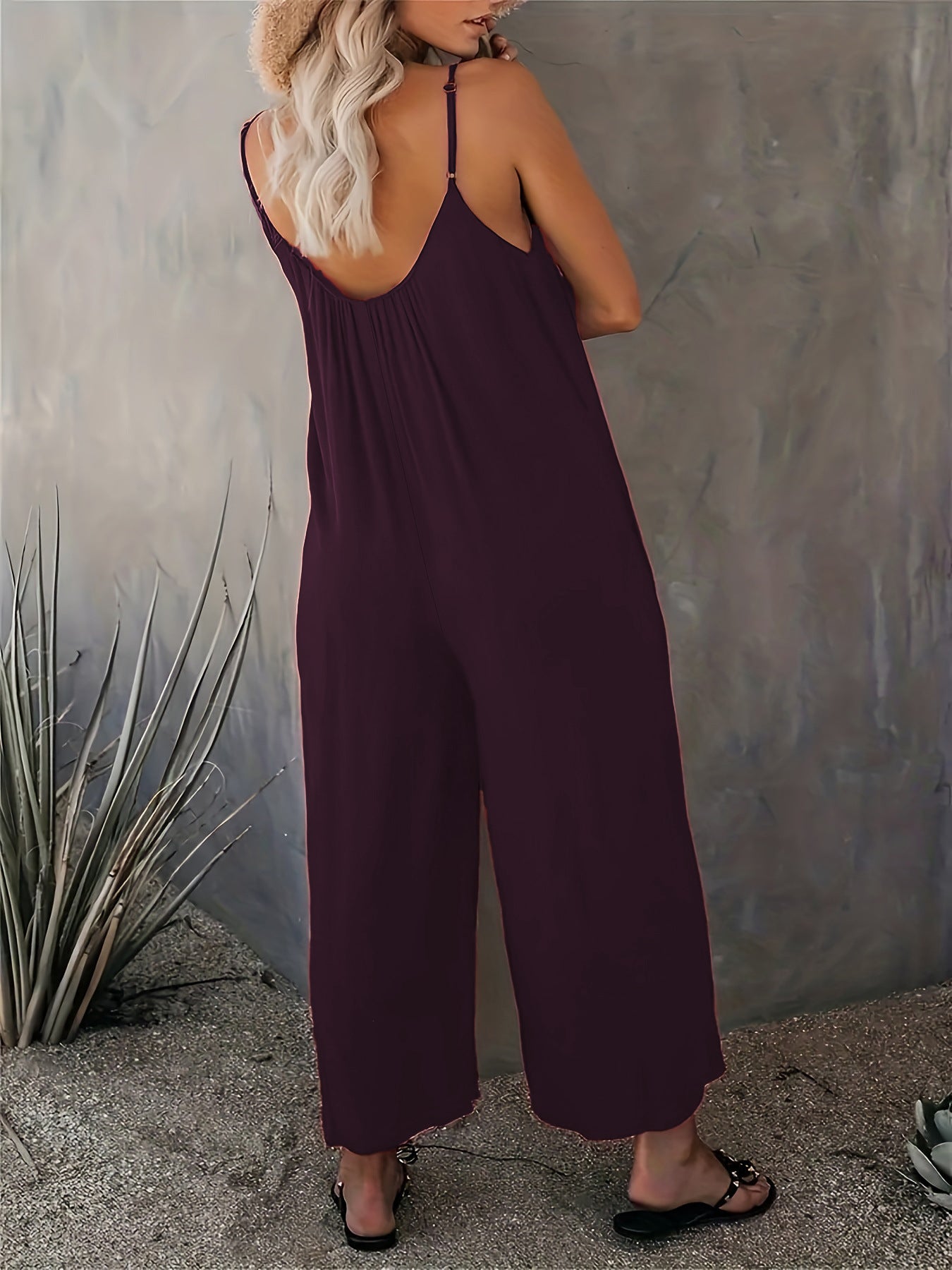 Solid color casual jumpsuit with pockets