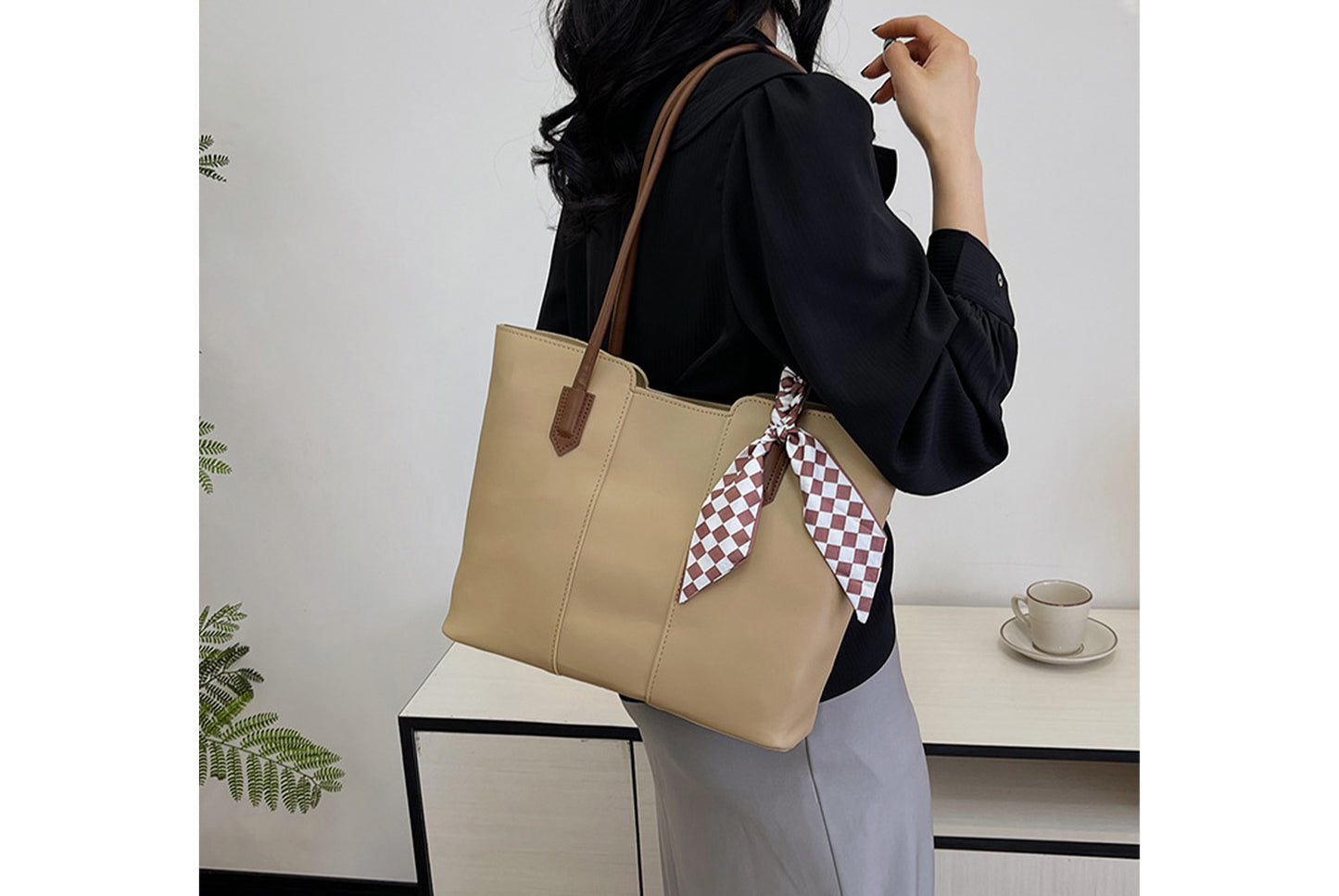 Simple and Versatile Tote Bag
