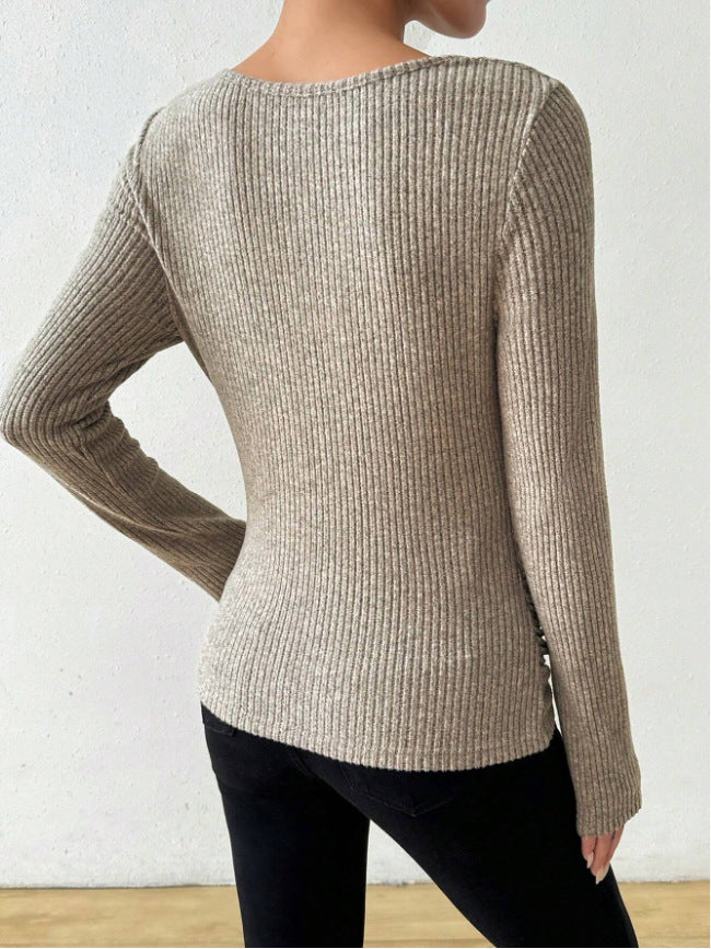 Slimming bell sleeves and swung collar knitted top
