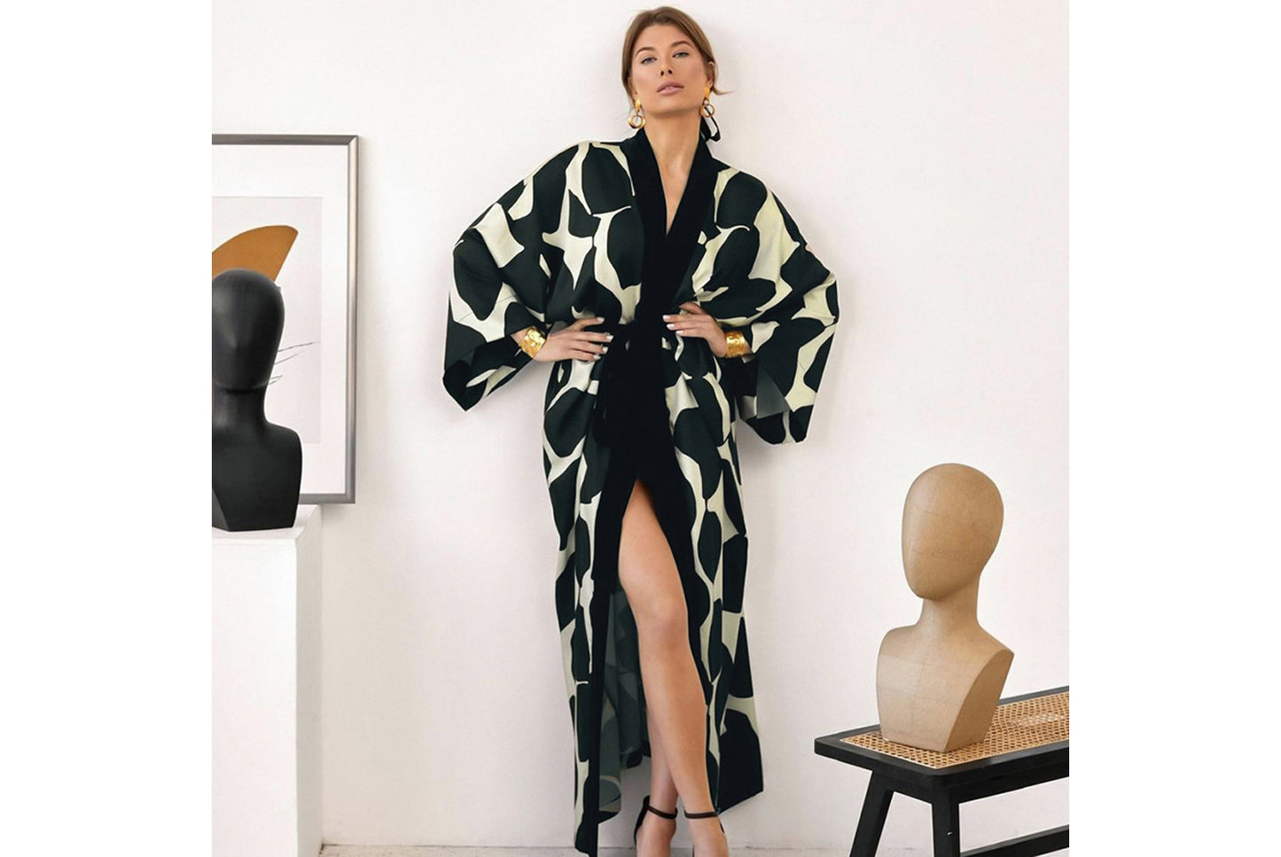 **Women's Loose-fitting Printed Long-sleeved Bathrobe**