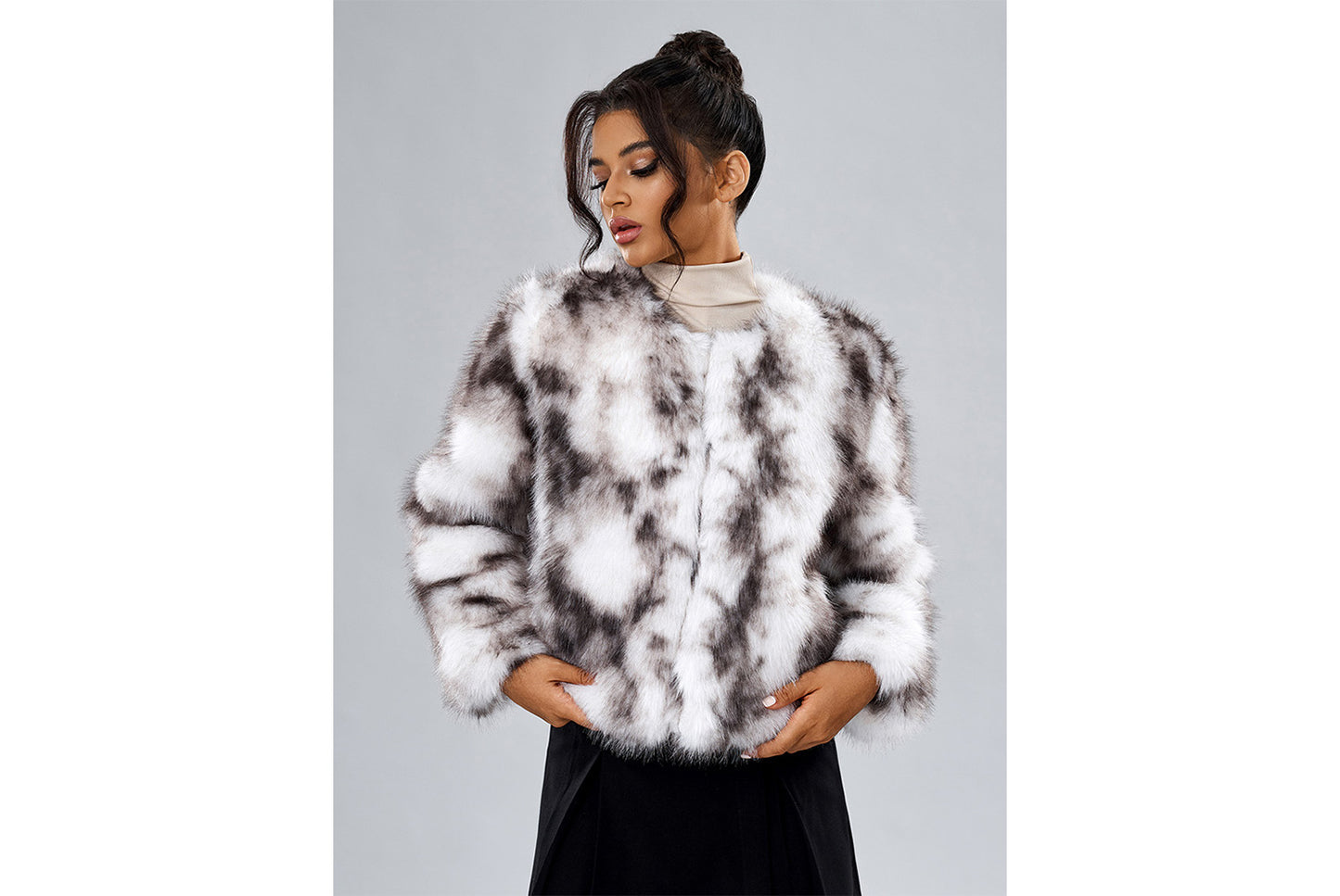 **Women's Faux Fox Fur Coat**