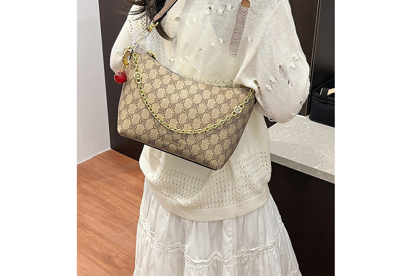 **Chain Monogram Canvas Shoulder/Underarm Tote Bag**