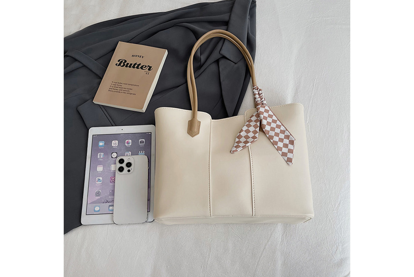 Simple and Versatile Tote Bag