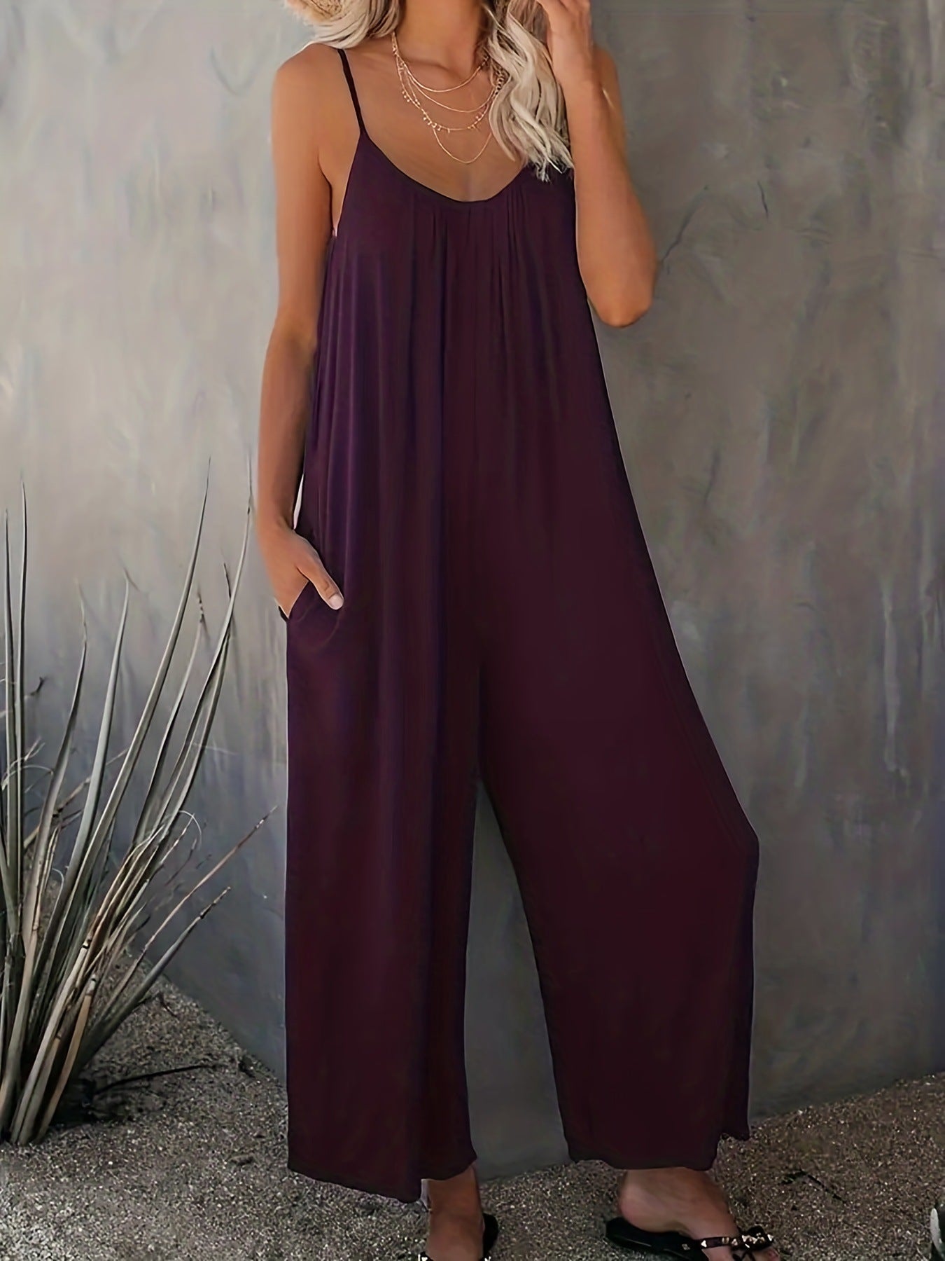 Solid color casual jumpsuit with pockets