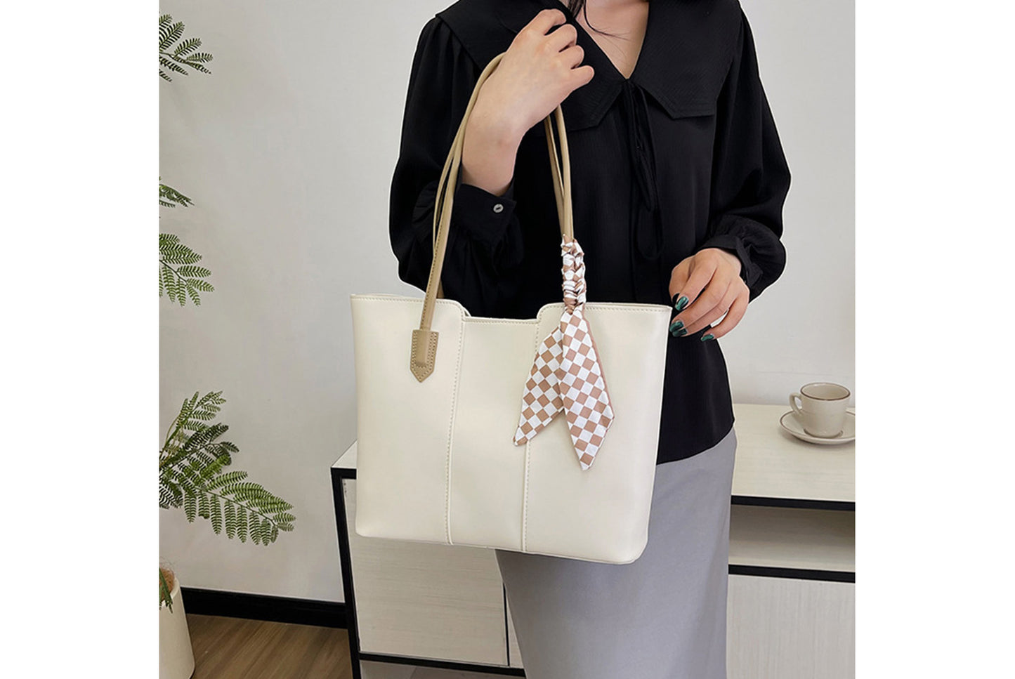 Simple and Versatile Tote Bag