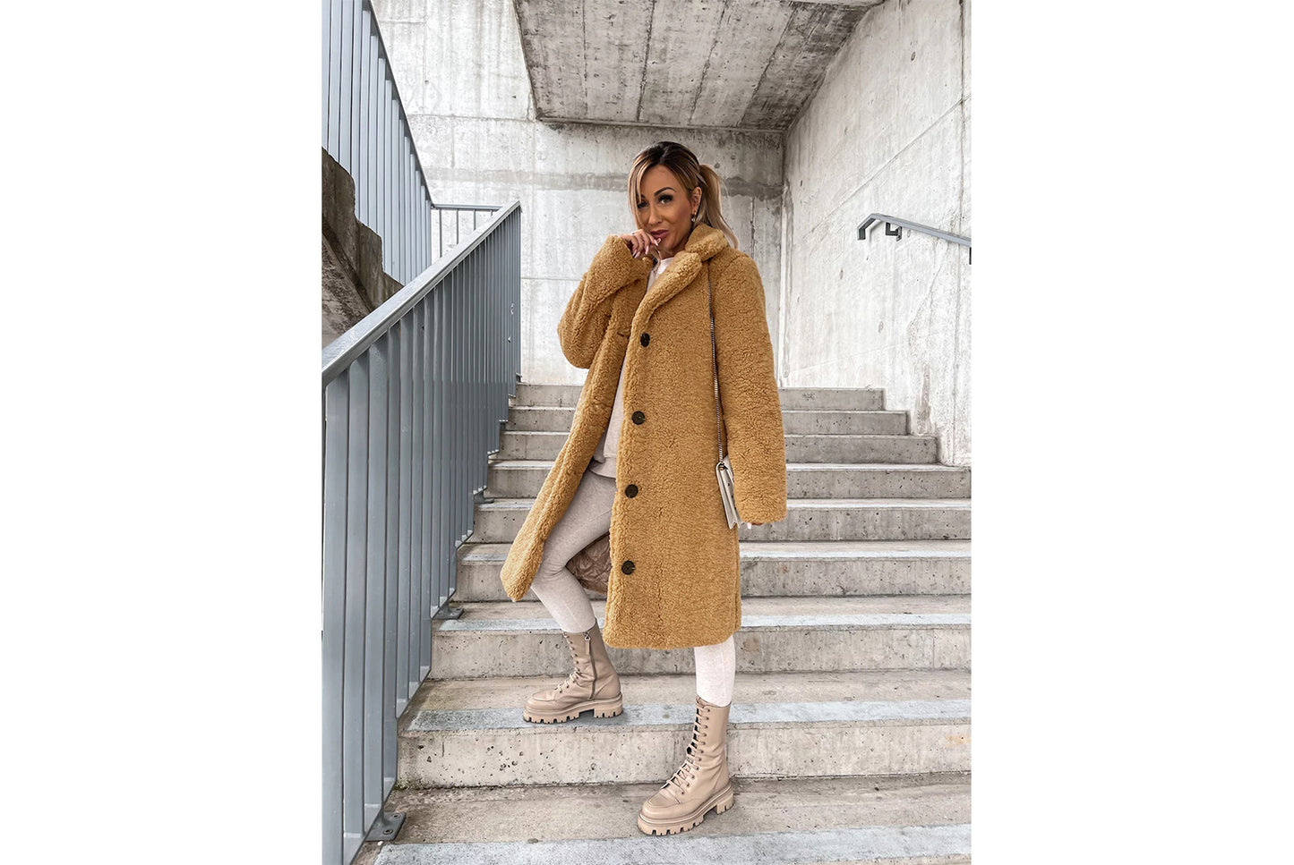 Women's Long-Sleeved Collared Fleece Coat