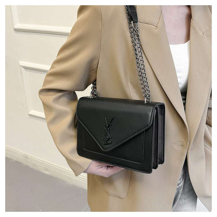 # Classic Versatile Chain Mini Square Bag