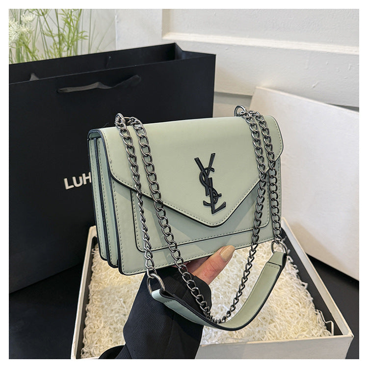 # Classic Versatile Chain Mini Square Bag