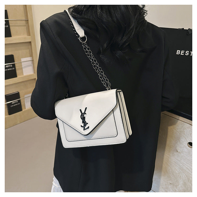 # Classic Versatile Chain Mini Square Bag
