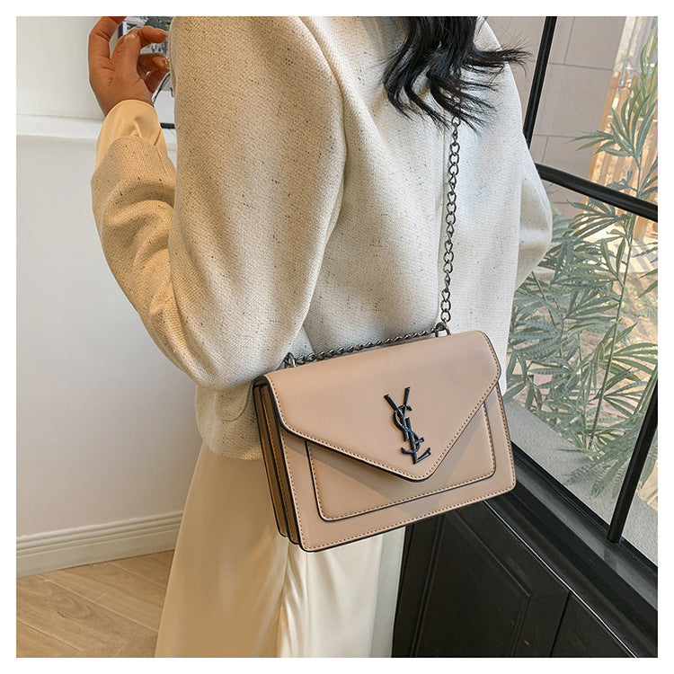 # Classic Versatile Chain Mini Square Bag